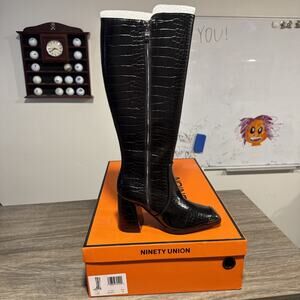 Ninety Union Lux Women's Boot Size 4